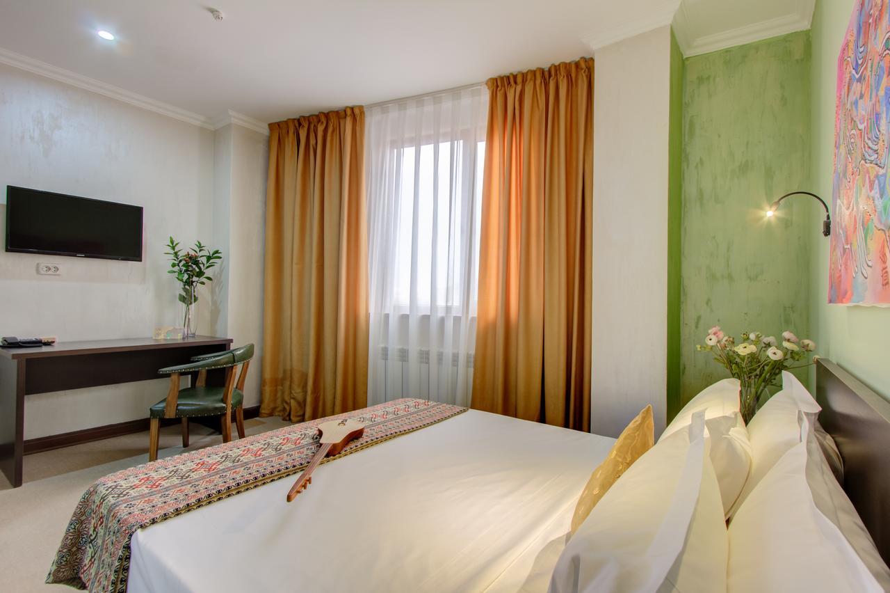 Olive Hotel בישקק מראה חיצוני תמונה